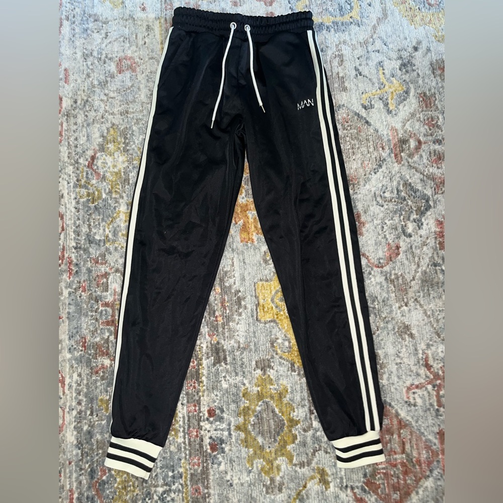 boohooMAN Joggers